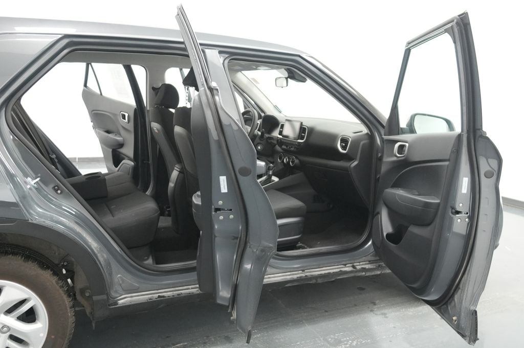 2026 Hyundai Venue SE - Photo 23