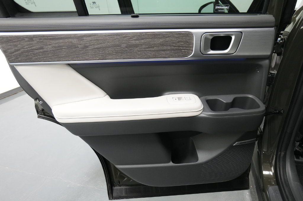 2024 Hyundai Santa Fe Limited - Photo 23