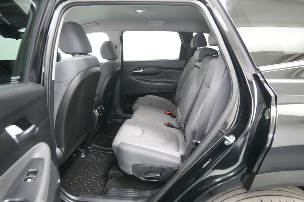 2023 Hyundai Santa Fe SE - Photo 17
