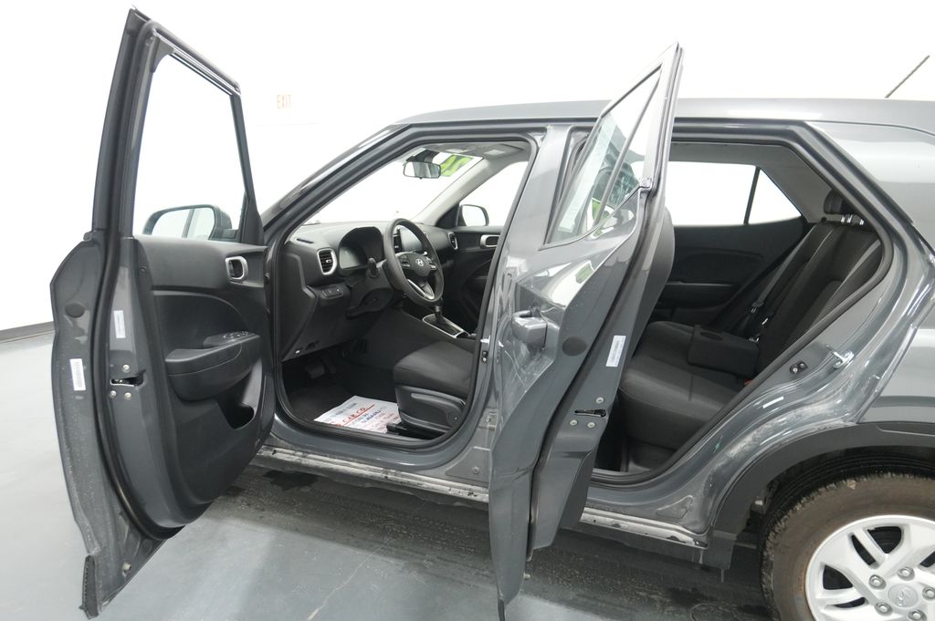 2026 Hyundai Venue SE - Photo 16
