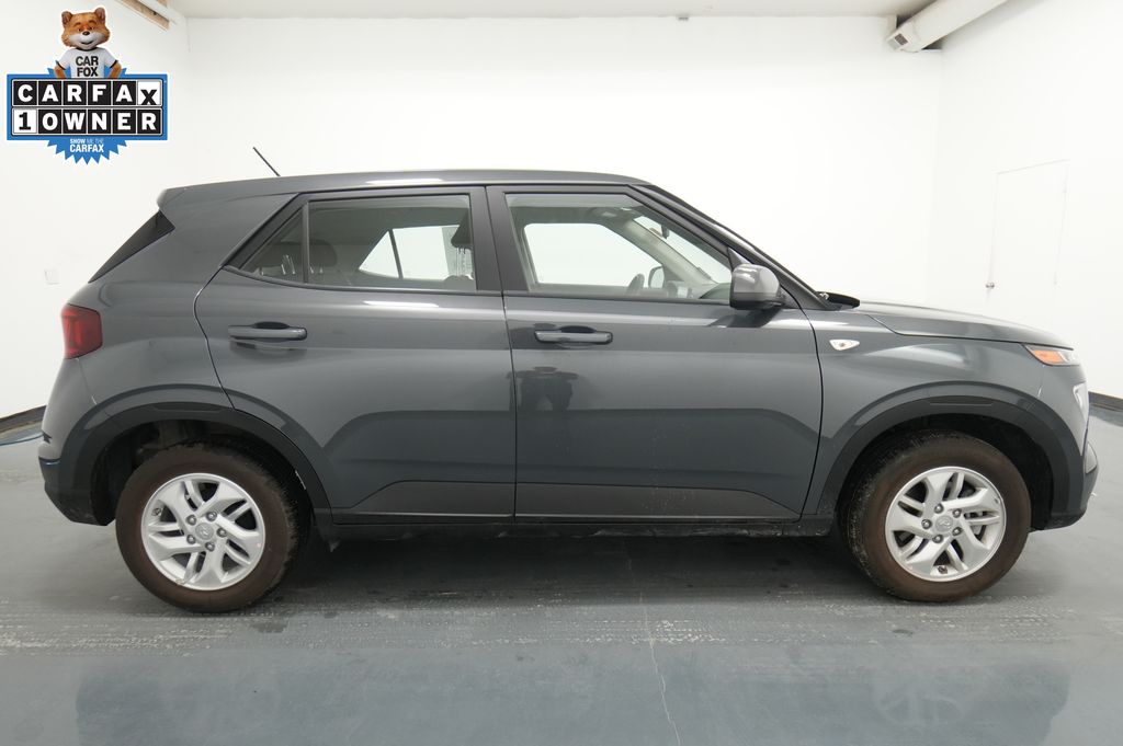 2026 Hyundai Venue SE - Photo 9