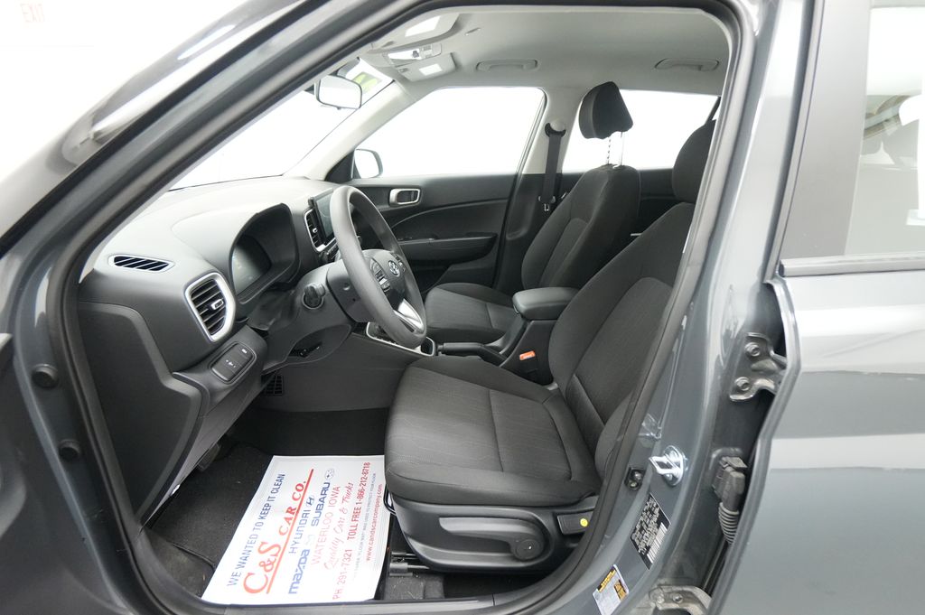 2026 Hyundai Venue SE - Photo 13
