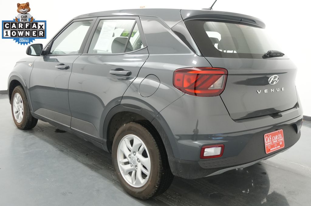 2026 Hyundai Venue SE - Photo 6