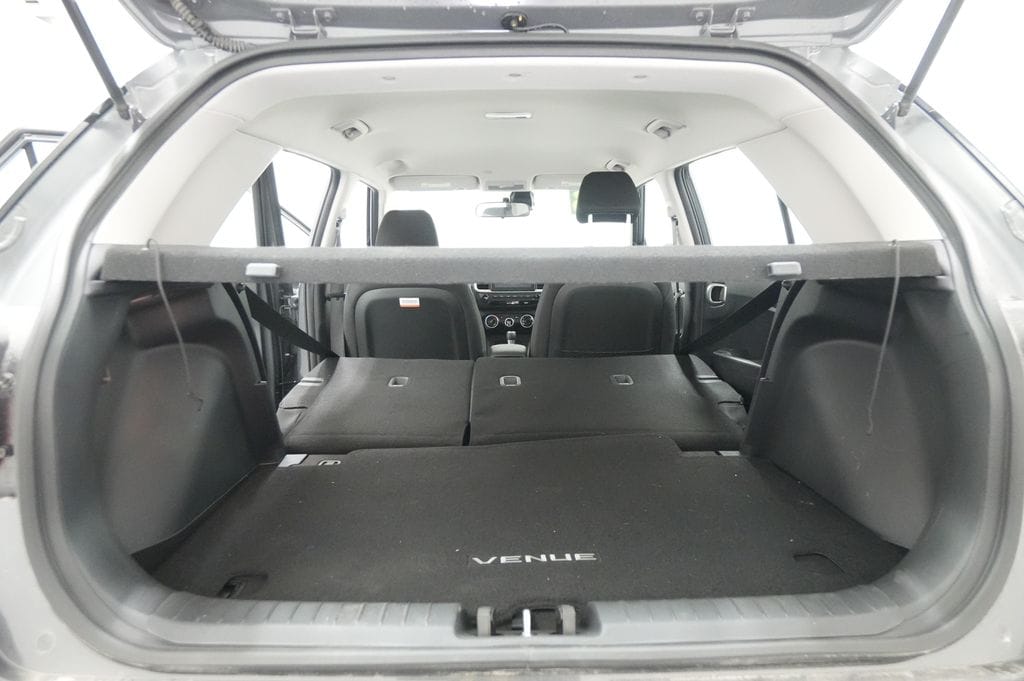 2026 Hyundai Venue SE - Photo 18
