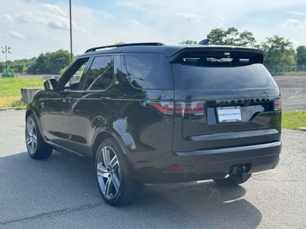 New 2026 Land Rover Discovery Dynamic SE SUV