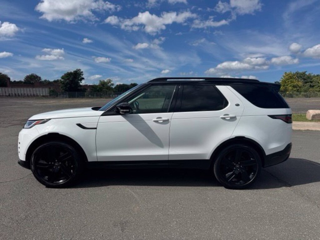 New 2025 Land Rover Discovery Metropolitan Edition SUV