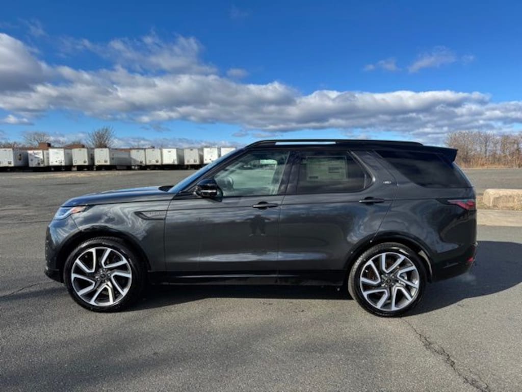 Used 2025 Land Rover Discovery Dynamic SE SUV
