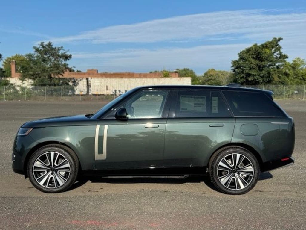 New 2026 Land Rover Range Rover Plug-In Hybrid SE SUV