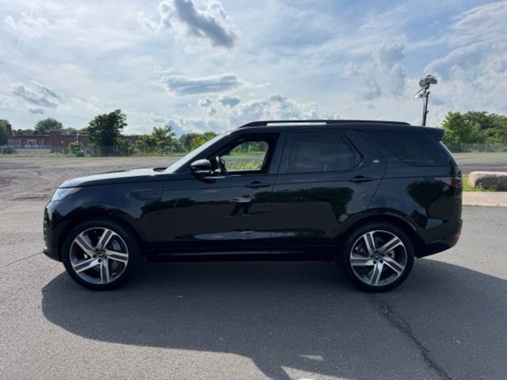 New 2026 Land Rover Discovery Dynamic SE SUV