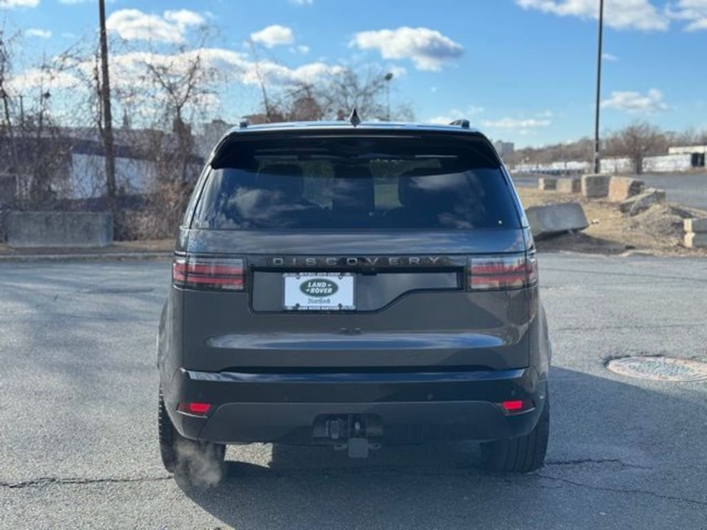 Used 2025 Land Rover Discovery Dynamic SE SUV