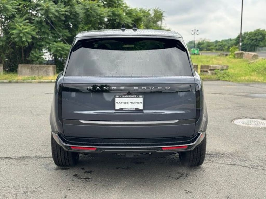 New 2026 Land Rover Range Rover P400 SE 7 Seat SUV