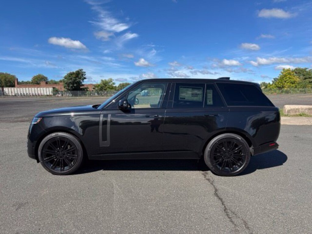 New 2026 Land Rover Range Rover SE SUV