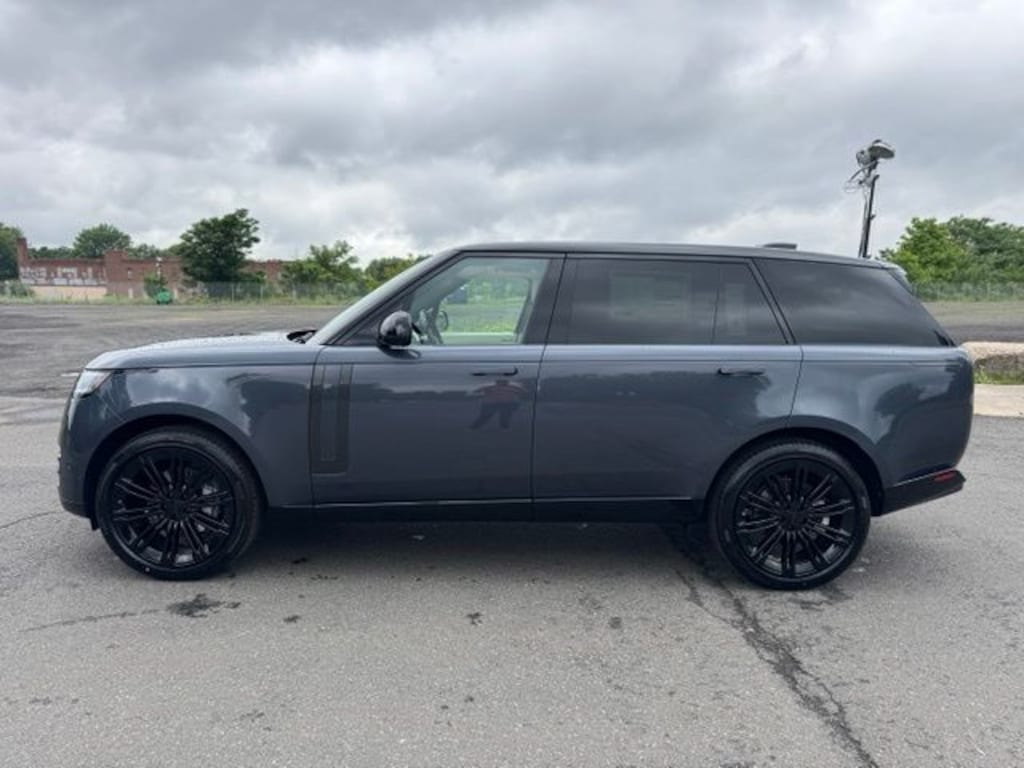 New 2026 Land Rover Range Rover P400 SE 7 Seat SUV