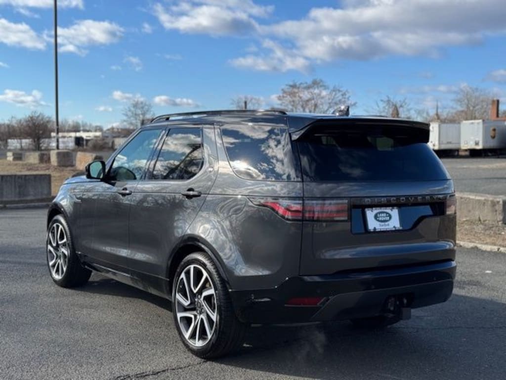 Used 2025 Land Rover Discovery Dynamic SE SUV