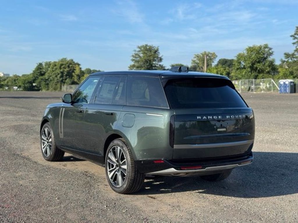 New 2026 Land Rover Range Rover Plug-In Hybrid SE SUV