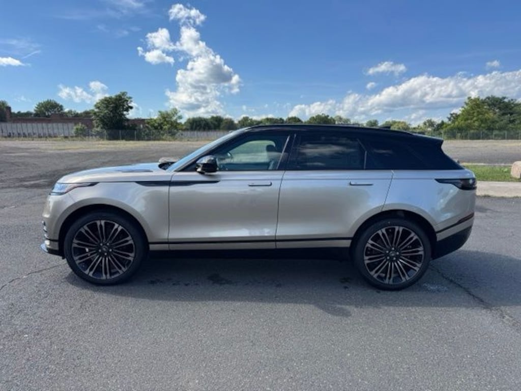 New 2026 Land Rover Range Rover Velar P250 Dynamic SE SUV