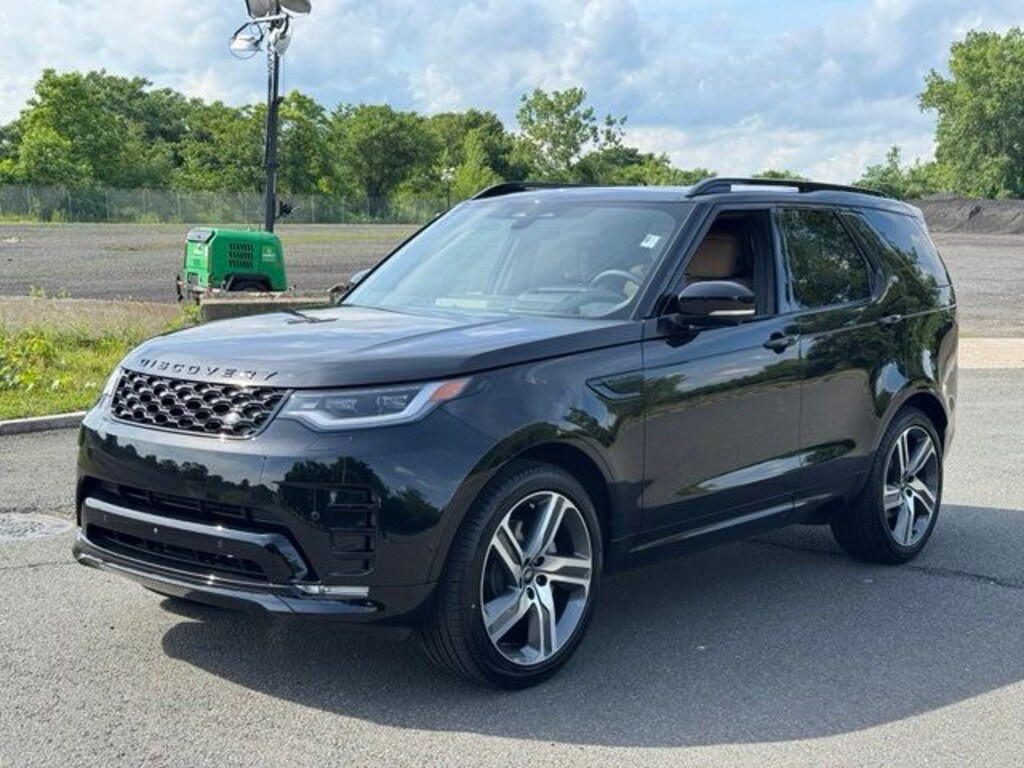 New 2026 Land Rover Discovery Dynamic SE SUV