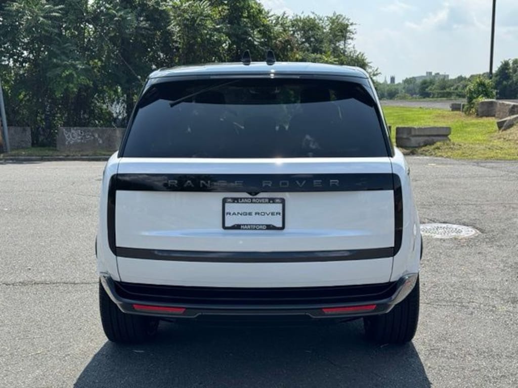 New 2026 Land Rover Range Rover Plug-In Hybrid SE SUV