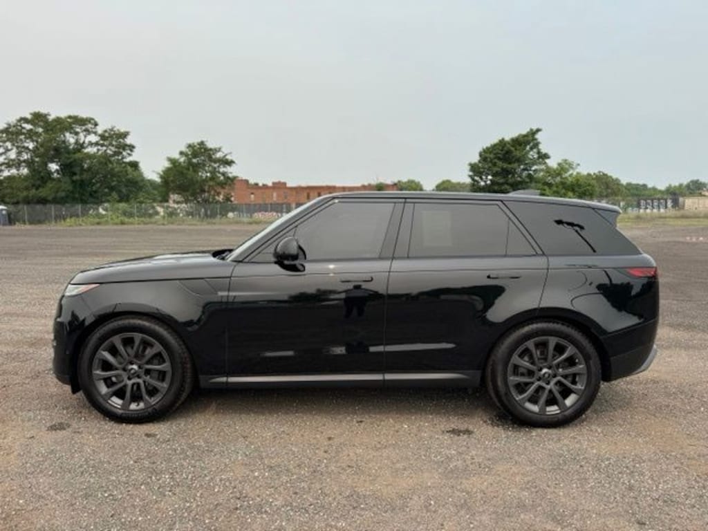 Used 2024 Land Rover Range Rover Sport SE SUV