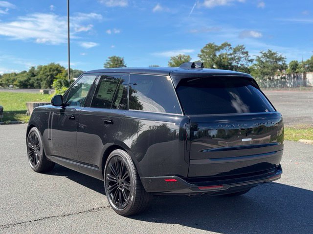 New 2026 Land Rover Range Rover SE SUV