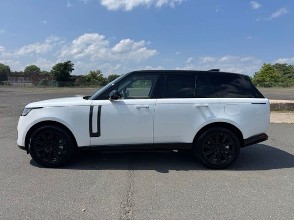 New 2026 Land Rover Range Rover Plug-In Hybrid SE SUV