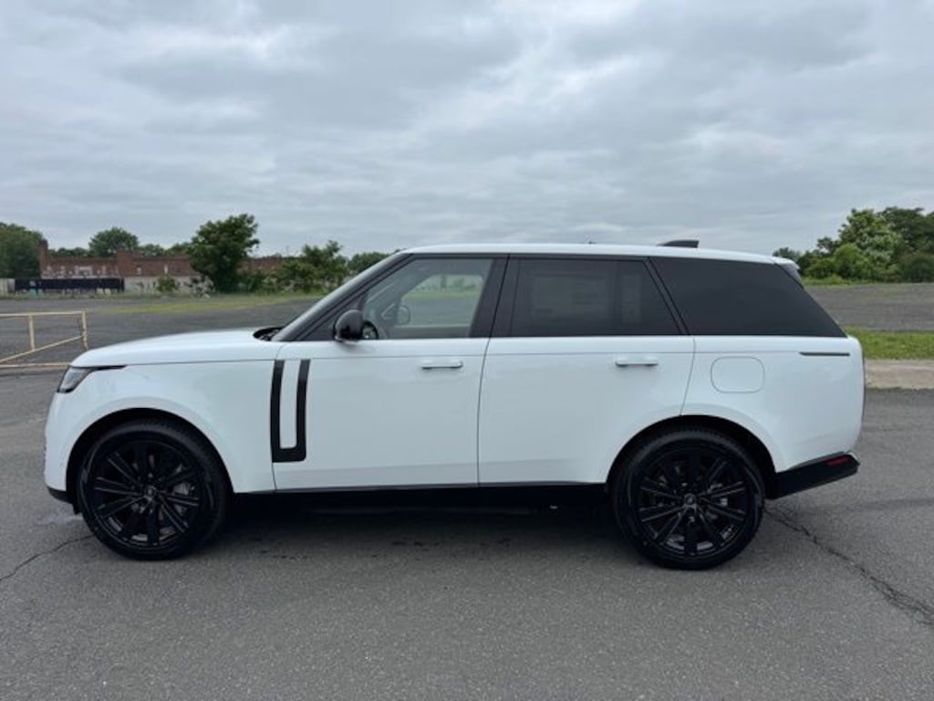 New 2025 Land Rover Range Rover Plug-In Hybrid SE SUV