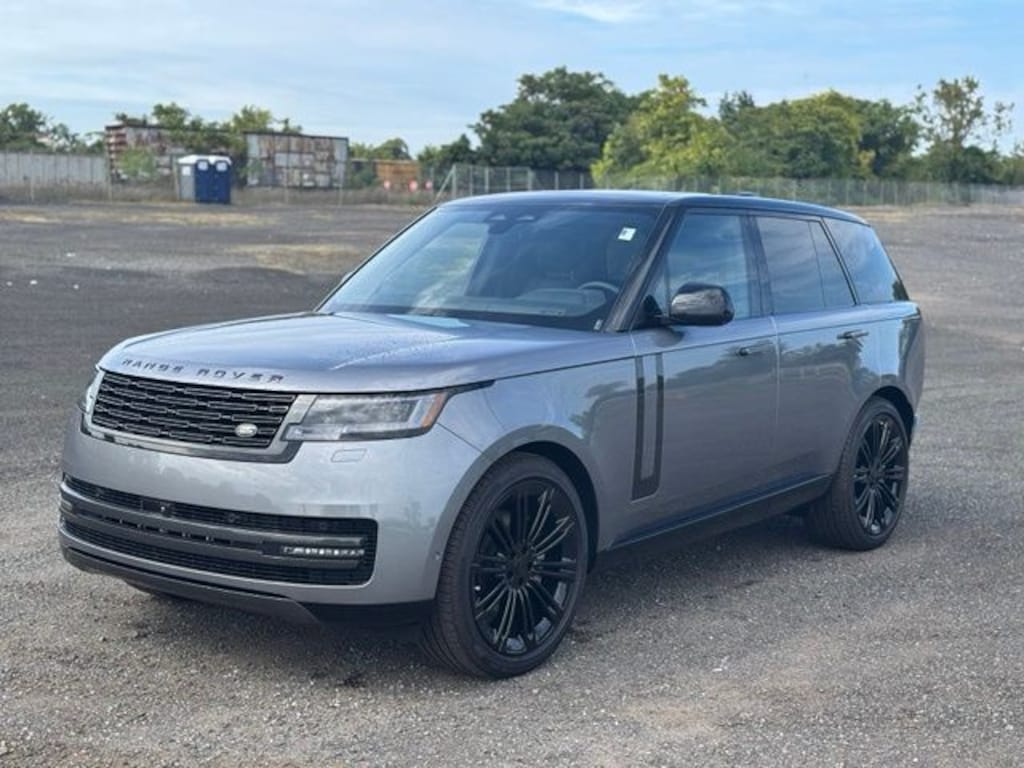New 2026 Land Rover Range Rover P400 SE SUV
