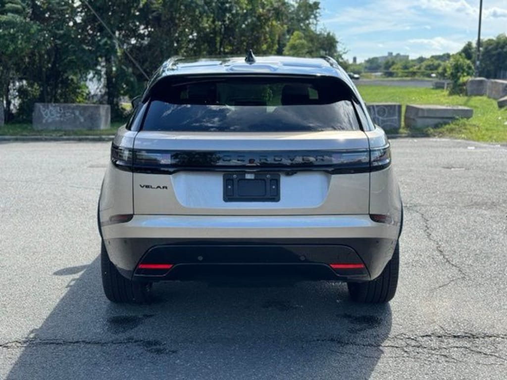 New 2026 Land Rover Range Rover Velar P250 Dynamic SE SUV