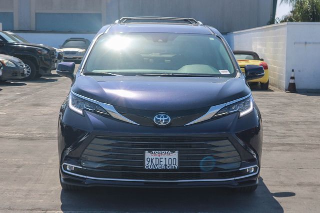 Certified 2024 Toyota Sienna Limited 7 Passenger Van Passenger Van
