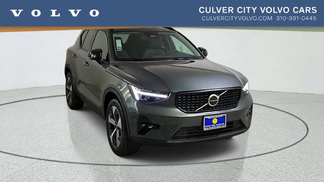 2026 Volvo XC40 B5 Plus SUV