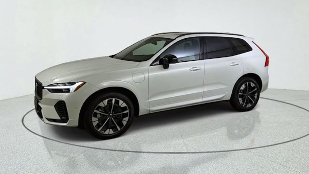 New 2026 Volvo XC60 plug-in hybrid T8 Plus SUV