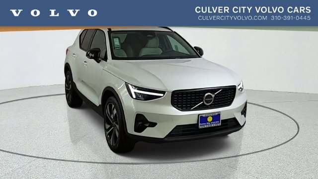 New 2026 Volvo XC40 B5 Plus SUV