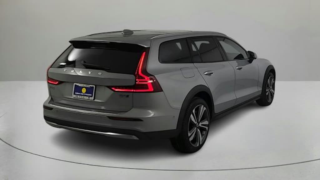 Certified 2026 Volvo V60 Cross Country B5 Plus Wagon