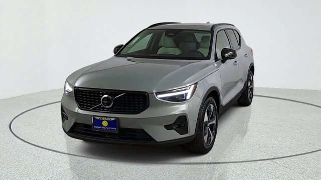 New 2026 Volvo XC40 B5 Plus SUV