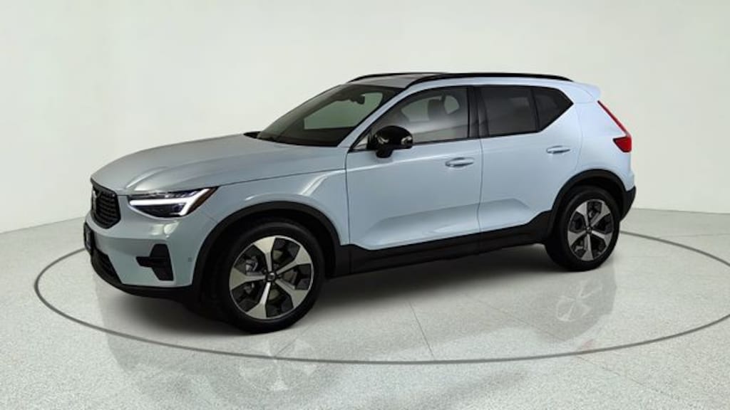 New 2026 Volvo XC40 B5 Plus SUV