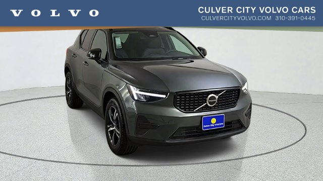 2026 Volvo XC40 Core