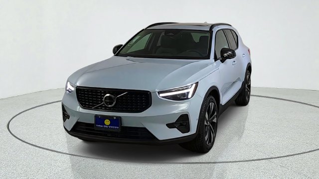 New 2026 Volvo XC40 B5 Plus SUV