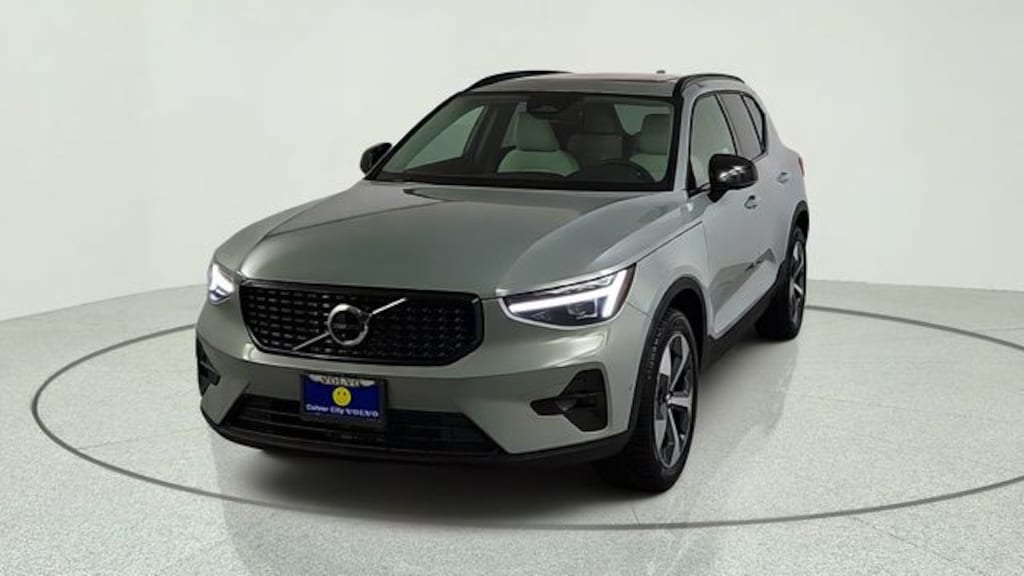 New 2026 Volvo XC40 B5 Plus SUV