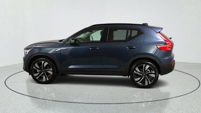 New 2026 Volvo XC40 B5 Ultra SUV