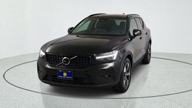 New 2026 Volvo XC40 B5 Plus SUV