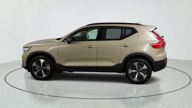 New 2026 Volvo XC40 B5 Plus SUV