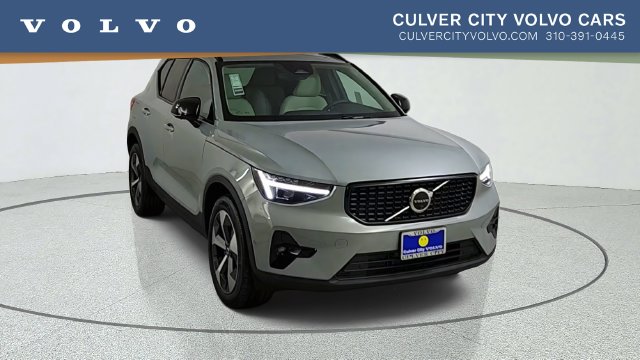 2026 Volvo XC40 Plus