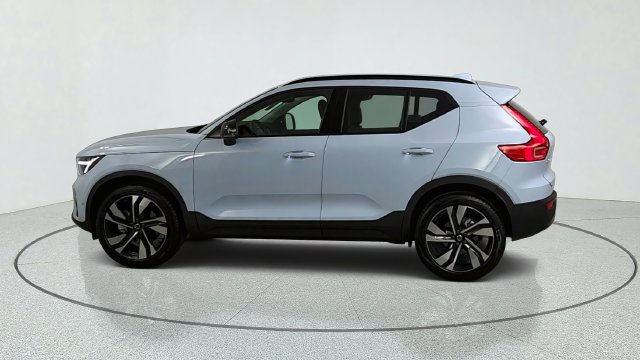 New 2026 Volvo XC40 B5 Plus SUV