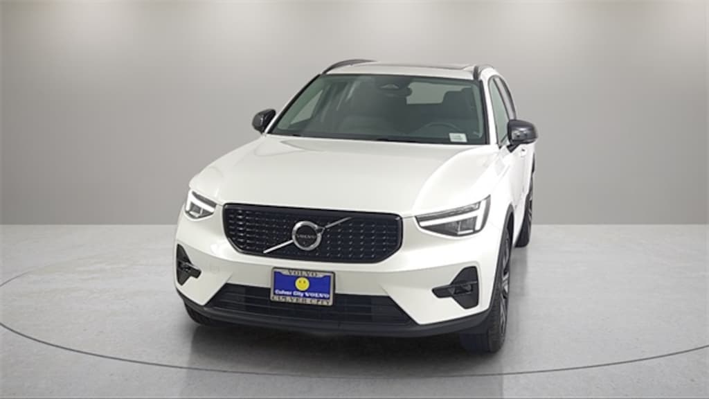 Used 2024 Volvo XC40 B5 Plus Dark SUV
