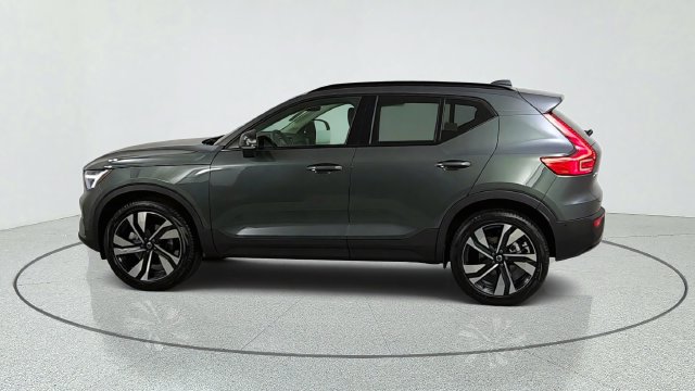 New 2026 Volvo XC40 B5 Ultra SUV