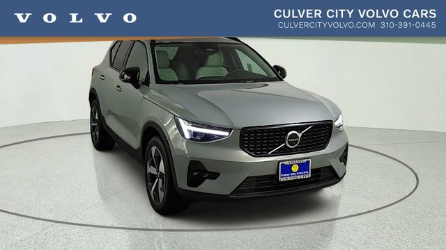 2026 Volvo XC40 B5 Plus SUV