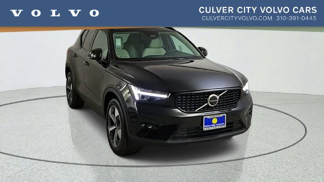 2026 Volvo XC40 B5 Plus SUV