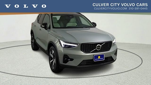 2026 Volvo XC40 B5 Plus AWD SUV
