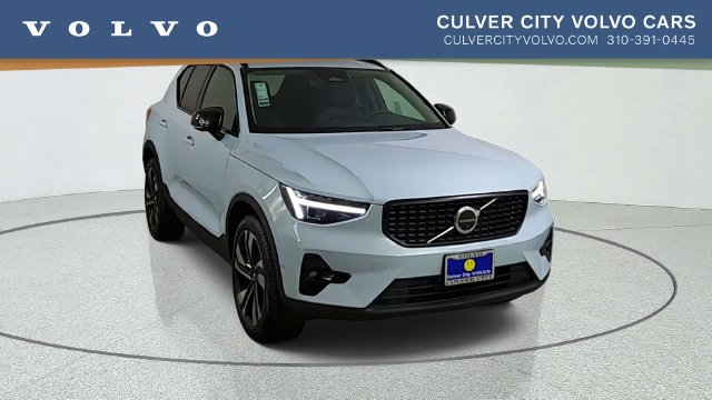 2026 Volvo XC40 B5 Plus SUV