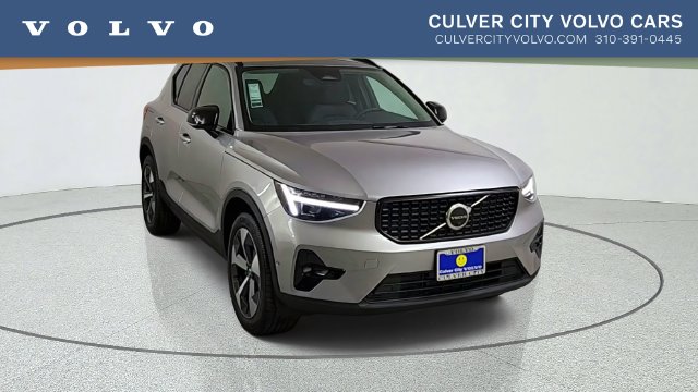 New 2026 Volvo XC40 B5 Plus SUV